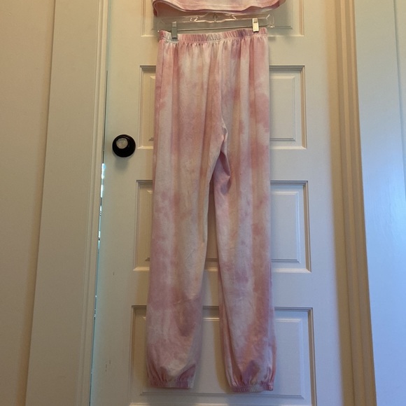 Pink Lounge Set - Picture 2 of 5